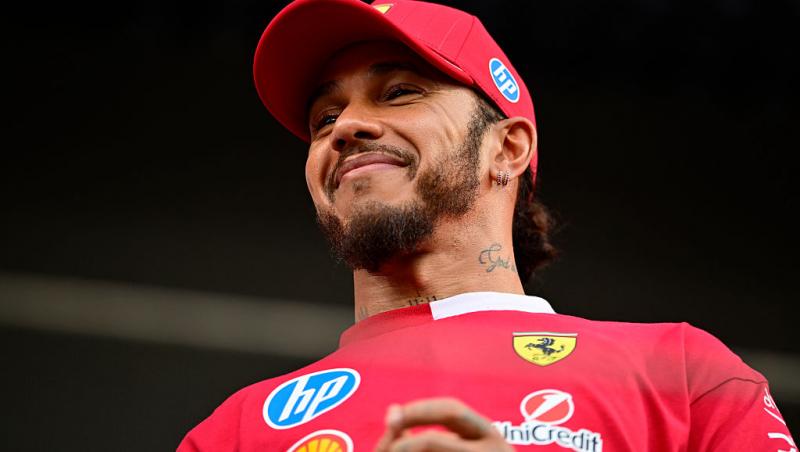 Ce ținută atent aleasă a purtat Lewis Hamilton la Met Gala 2025. Evenimentul a avut loc după Marele Premiu de la Miami