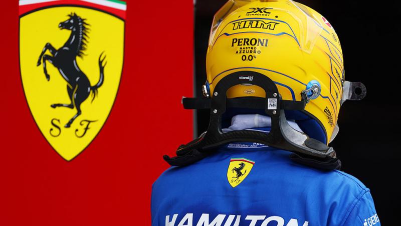 Ce ținută atent aleasă a purtat Lewis Hamilton la Met Gala 2025. Evenimentul a avut loc după Marele Premiu de la Miami