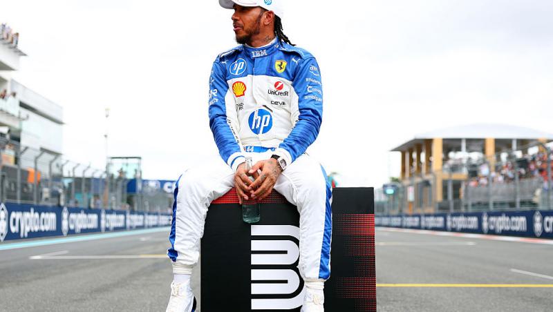 Ce ținută atent aleasă a purtat Lewis Hamilton la Met Gala 2025. Evenimentul a avut loc după Marele Premiu de la Miami