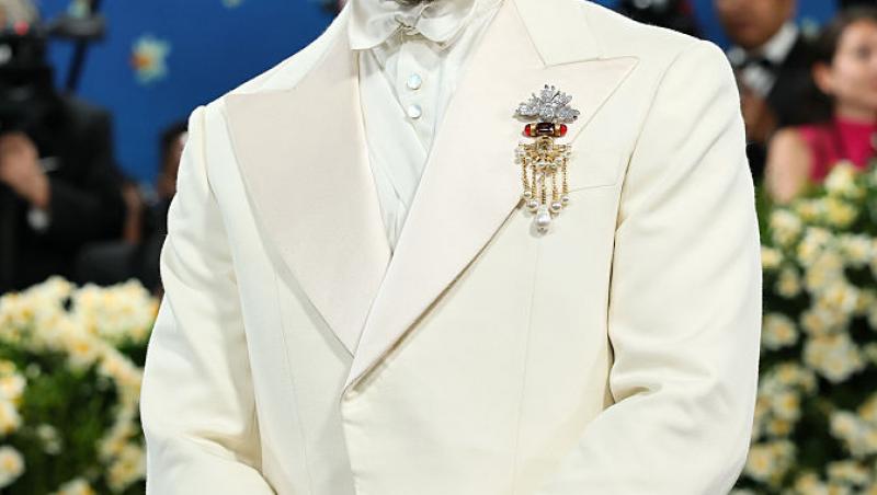 Ce ținută atent aleasă a purtat Lewis Hamilton la Met Gala 2025. Evenimentul a avut loc după Marele Premiu de la Miami
