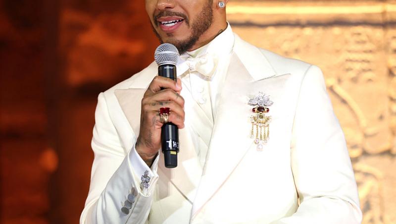 Ce ținută atent aleasă a purtat Lewis Hamilton la Met Gala 2025. Evenimentul a avut loc după Marele Premiu de la Miami