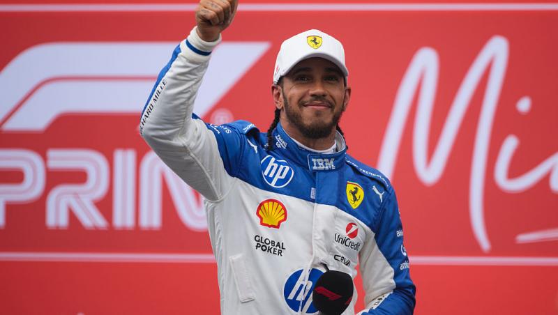Ce ținută atent aleasă a purtat Lewis Hamilton la Met Gala 2025. Evenimentul a avut loc după Marele Premiu de la Miami