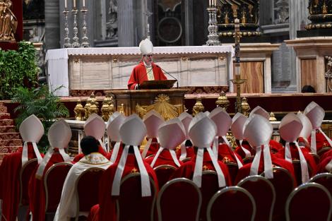 Cu ce provocări se va confrunta noul papă. Criza bugetară a Vaticanului, rolul femeilor şi declinul credinţei, printre probleme