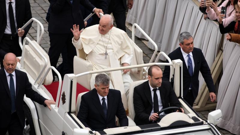 Ce ultim gest impresionant a făcut Papa Francisc pentru copiii din Fâșia Gaza. Un papamobil devine salvarea micuților