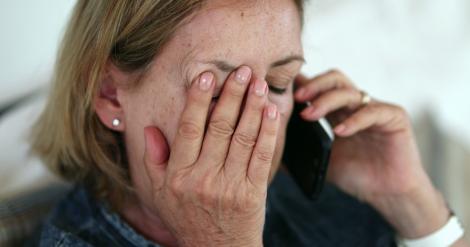 Înșelătoria „Bună, mamă” de pe WhatsApp. Ce trebuie să faci dacă primești un astfel de apel