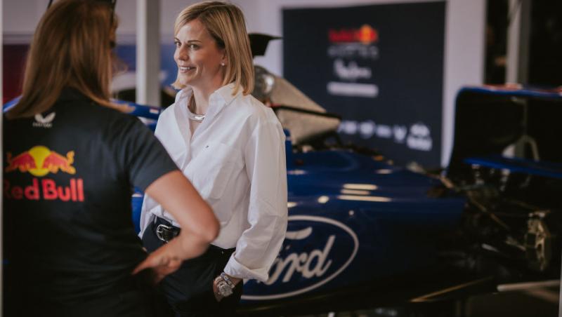 Directorul Formula 1 Academy, cadou spectaculos pentru fetița lui Max Verstappen