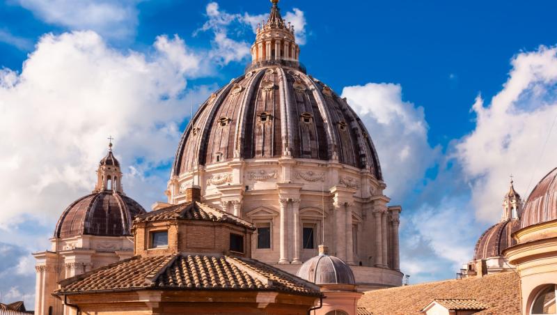 Cine va fi noul Papă? Previziunile ChatGPT privind viitorul lider al Bisericii Catolice