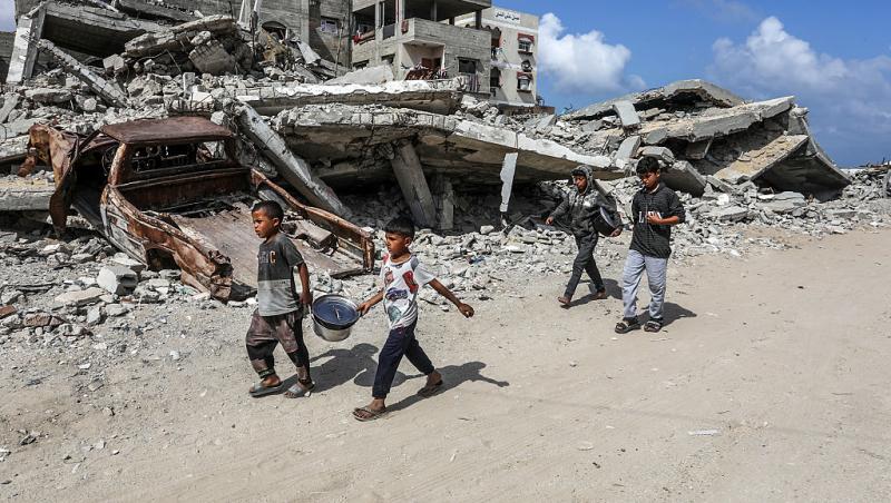 Nouă cetățeni români și familiile acestora, evacuați din Fâșia Gaza. Ce mesaje a transmis MAE