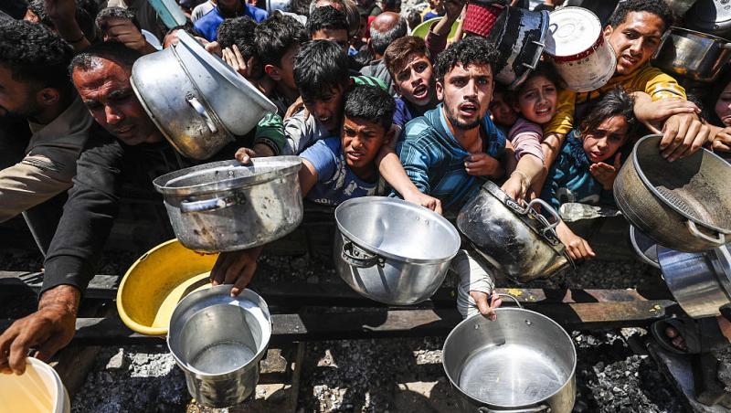 Nouă cetățeni români și familiile acestora, evacuați din Fâșia Gaza. Ce mesaje a transmis MAE