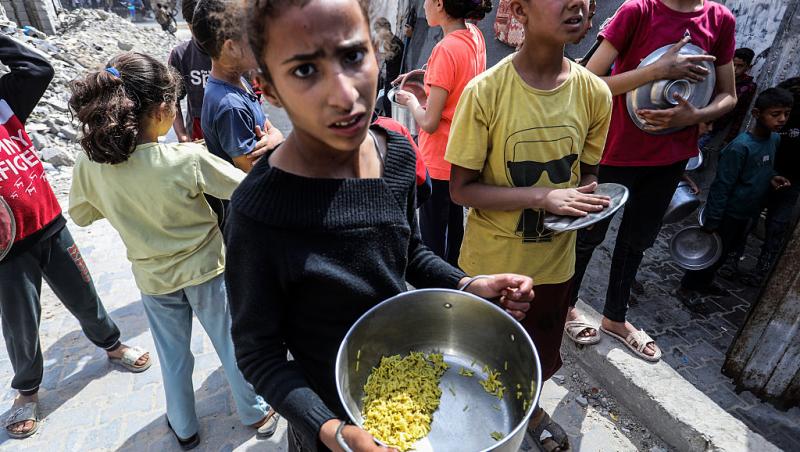 Nouă cetățeni români și familiile acestora, evacuați din Fâșia Gaza. Ce mesaje a transmis MAE