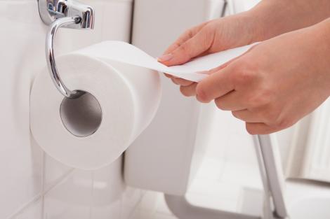 Cum așezi corect hârtia igienică, de fapt. Secretul de 134 de ani ignorat de mulți
