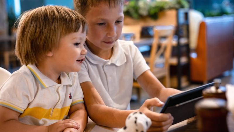 Isprava unui băiețel a costat-o pe mama sa mai bine de 4.000 de dolari: „Când am văzut suma, era să leșin”