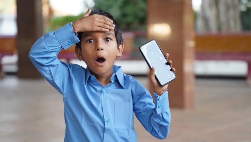 Isprava unui băiețel a costat-o pe mama sa mai bine de 4.000 de dolari: „Când am văzut suma, era să leșin”