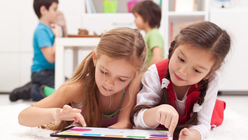 Ce este autismul virtual și de ce este tot mai întâlnit la copii. Cum se manifestă