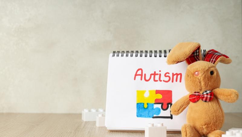 Ce este autismul virtual și de ce este tot mai întâlnit la copii. Cum se manifestă