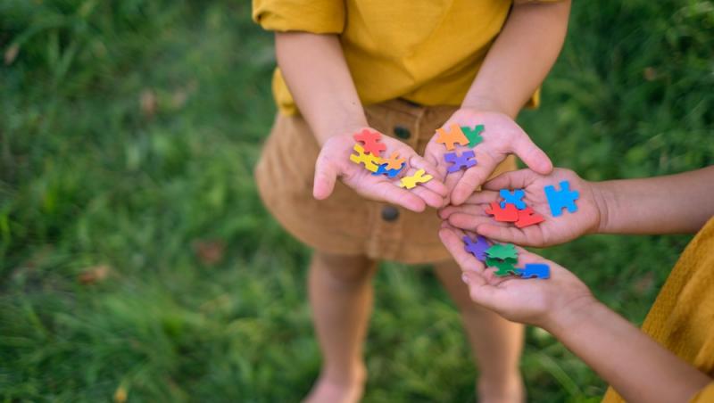 Ce este autismul virtual și de ce este tot mai întâlnit la copii. Cum se manifestă