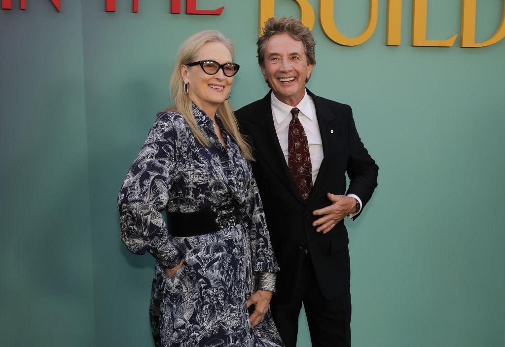 Meryl Streep și Martin Short îmbrăcați elegant la premiera sezonului doi din „Only Murders in the Building”