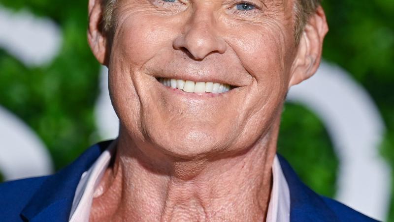 David Hasselhoff, surprins în scaun cu rotile, la o lună de când fosta soție s-a sinucis. Ce probleme de sănătate are actorul