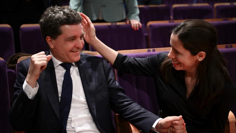 Ținuta discretă pe care a ales-o Mirabela Grădinaru, partenera lui Nicușor Dan, la dezbaterea prezidențială de pe 8 mai