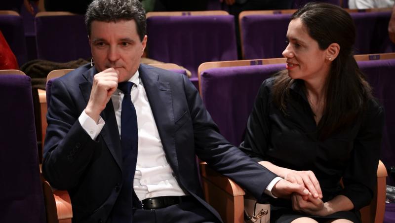 Ținuta discretă pe care a ales-o Mirabela Grădinaru, partenera lui Nicușor Dan, la dezbaterea prezidențială de pe 8 mai