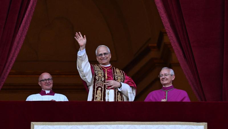 Ce detalii au ieșit în evidență la prima apariție publică a noului Papă. Ce fel de lider al Bisericii Catolice va fi