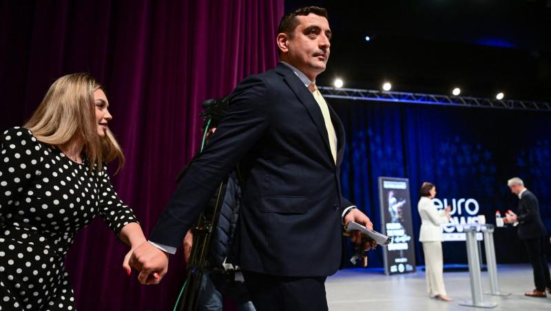 Cum a apărut Ilinca Simion la dezbaterea prezidențială de pe 8 mai 2025. Ținuta soției lui George Simion a atras toate privirile