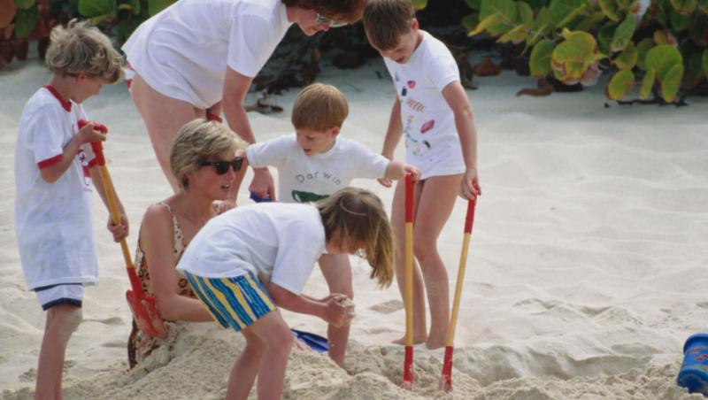 Cum arată sora Prințesei Diana la 70 de ani. A apărut în compania Regelui Charles al III-lea. Ce legătură este între ei