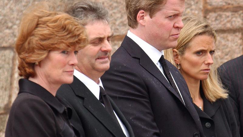 Cum arată sora Prințesei Diana la 70 de ani. A apărut în compania Regelui Charles al III-lea. Ce legătură este între ei
