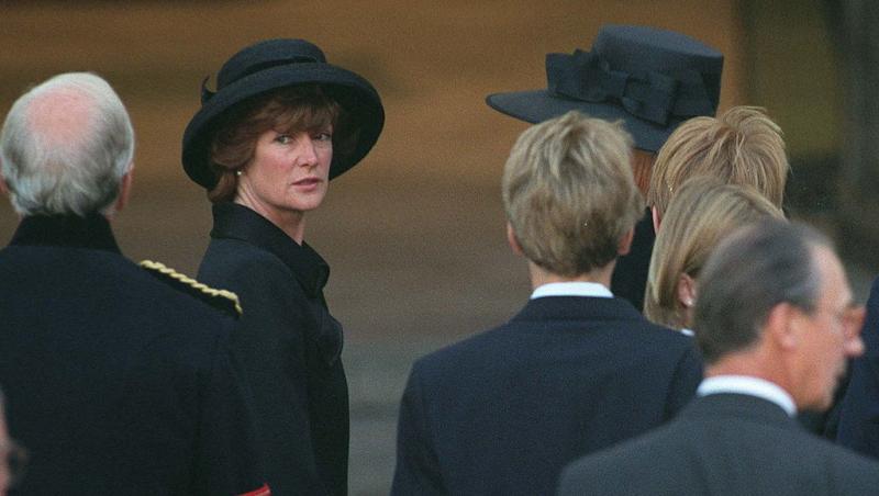 Cum arată sora Prințesei Diana la 70 de ani. A apărut în compania Regelui Charles al III-lea. Ce legătură este între ei