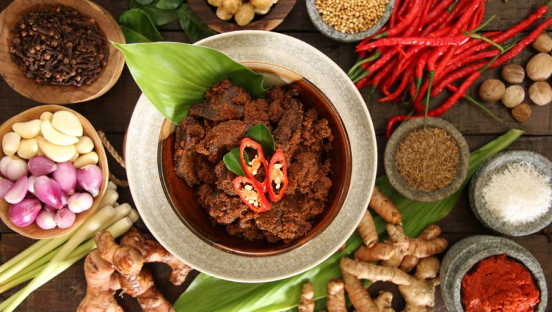 Rendang de vită își are originea în cultura Minangkabau din Sumatra de Vest, Indonezia.