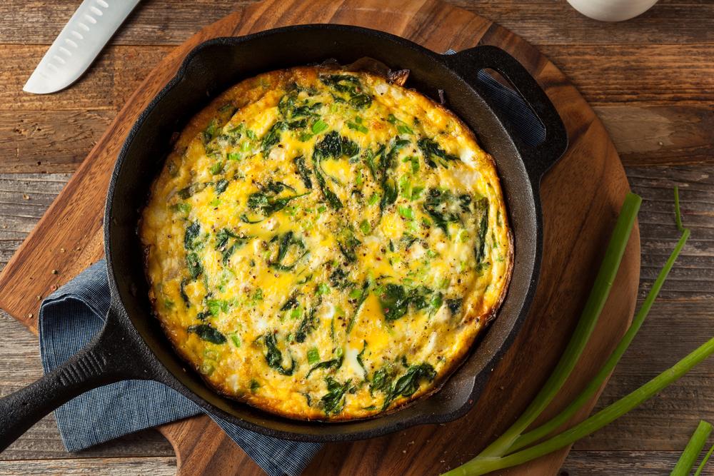 Rețetă de frittata cu feta. E perfectă la orice oră a zilei