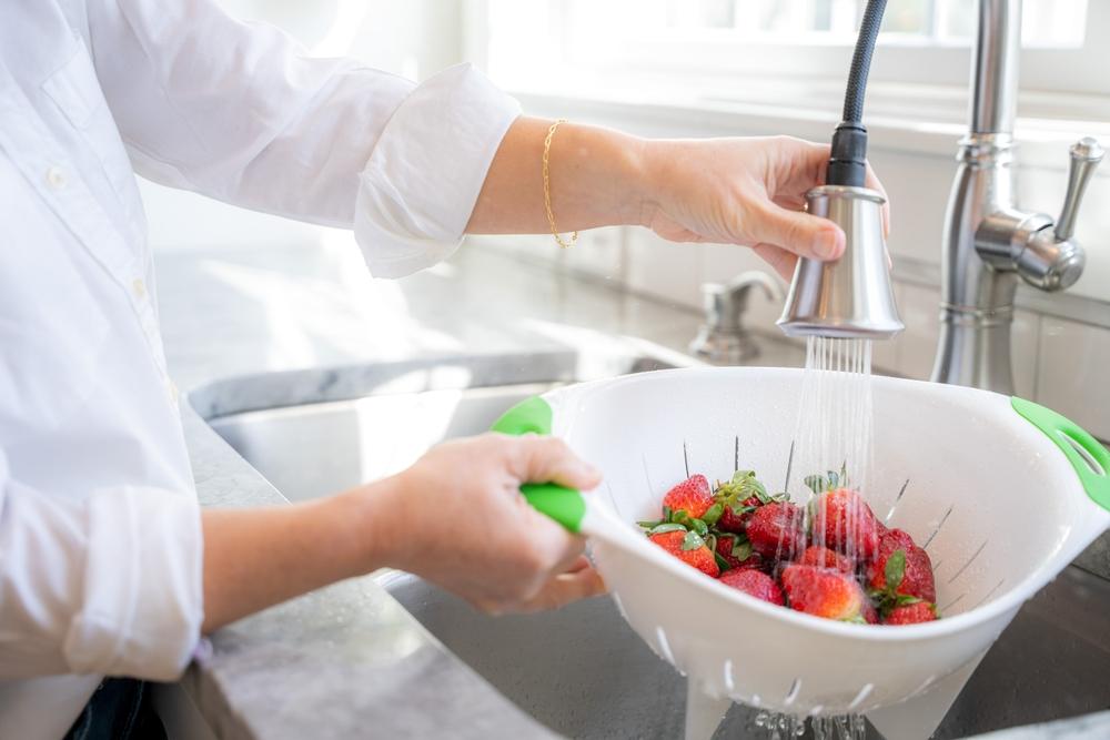 Cum se spală corect căpșunele și cum se păstrează mai bine