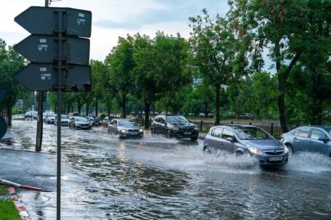 Experții au explicat care au fost cauzele furtunii din București de luni seară.„Astfel de fenomene vor deveni deosebit de extreme”