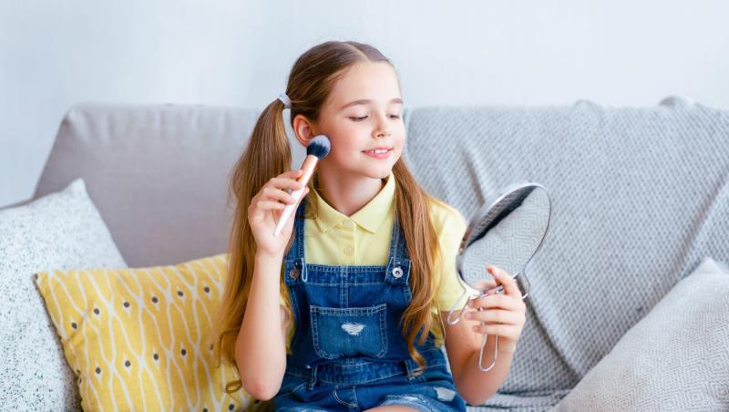 Trendul care a înnebunit inclusiv fetele de 7 ani! Ce au ajuns să facă și ce avertisment au transmis medicii