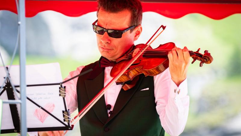 Un violonist român a cântat în fața noului Suveran Pontif. Cum a fost atmosfera din Capela Sixtină