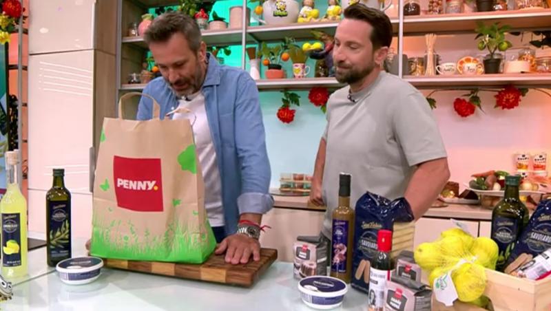 Rețeta lui chef Nicolai Tand de Pavlova cu căpșuni și aromă de fistic. Cum să obținem o bezea fină și crocantă