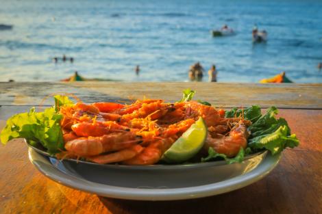 Cât a putut să plătească un român pentru o porție de creveți pe litoralul românesc. Despre ce sumă este vorba