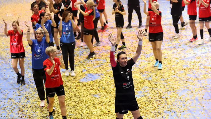 Cristina Neagu a strălucit la petrecerea organizată în cinstea sa. Apariție rară pentru marea handbalistă