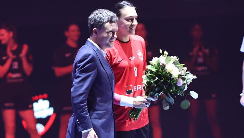 Cristina Neagu a strălucit la petrecerea organizată în cinstea sa. Apariție rară pentru marea handbalistă