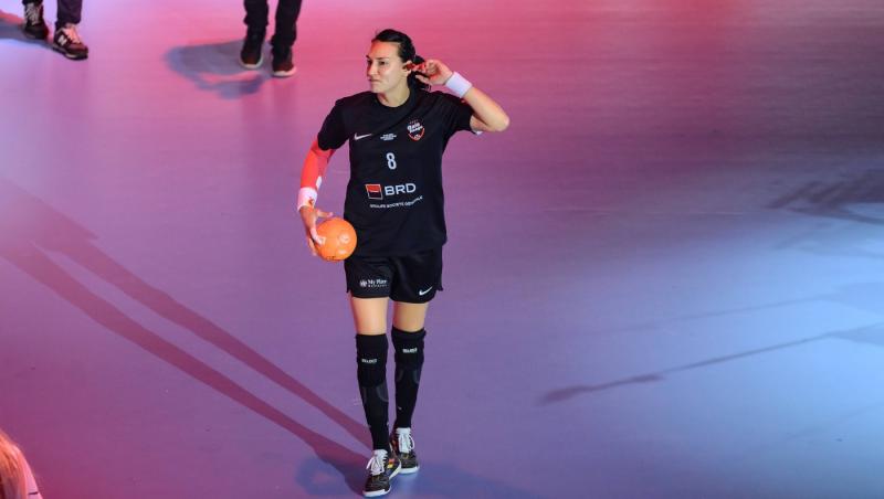 Cristina Neagu a strălucit la petrecerea organizată în cinstea sa. Apariție rară pentru marea handbalistă