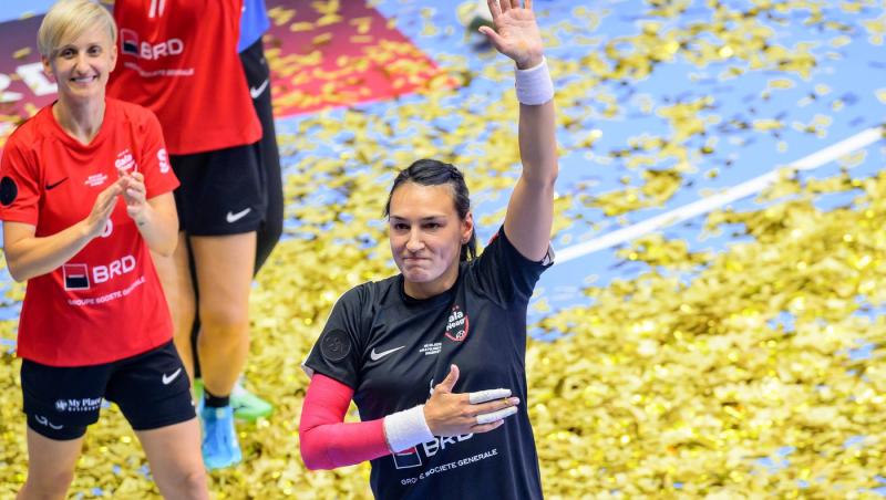 Cristina Neagu a strălucit la petrecerea organizată în cinstea sa. Apariție rară pentru marea handbalistă
