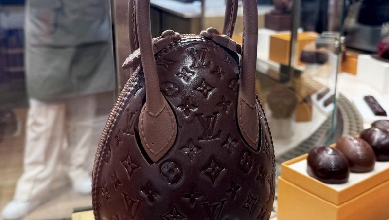 Un nou trend pe internet. Gențile din ciocolată. Cât costă o astfel de geantă marca Louis Vuitton