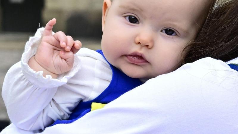 Cât de mare a crescut fiica Prințului Carl al Suediei. Micuța a participat la primul eveniment regal