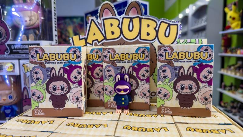 Labubu de dimensiuni umane, vândută cu un preț exorbitant. Cât a costat păpușa care a creat o isterie în online