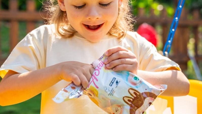 Labubu de dimensiuni umane, vândută cu un preț exorbitant. Cât a costat păpușa care a creat o isterie în online