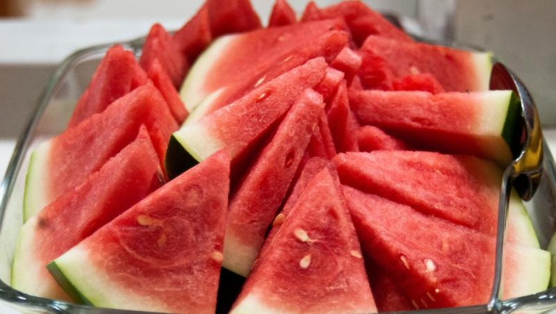 Au apărut pepenii de Dăbuleni pe piață. Cu cât se vinde kilogramul