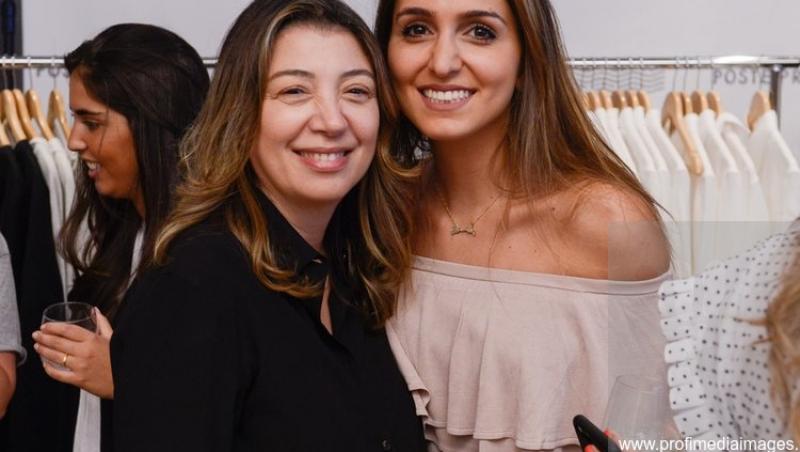 Niloo Alamzad alături de Prințesa Iman Pahlavi la vizionarea privată a expoziției Poste Premier