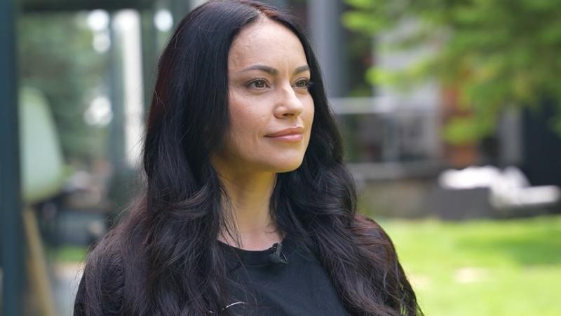 Interviu cu Oana Hănțoiu. Actrița din Ana, Mi-ai fost scrisă în ADN ne-a povestit cum a fost invitată la casting. Cum a reacționat