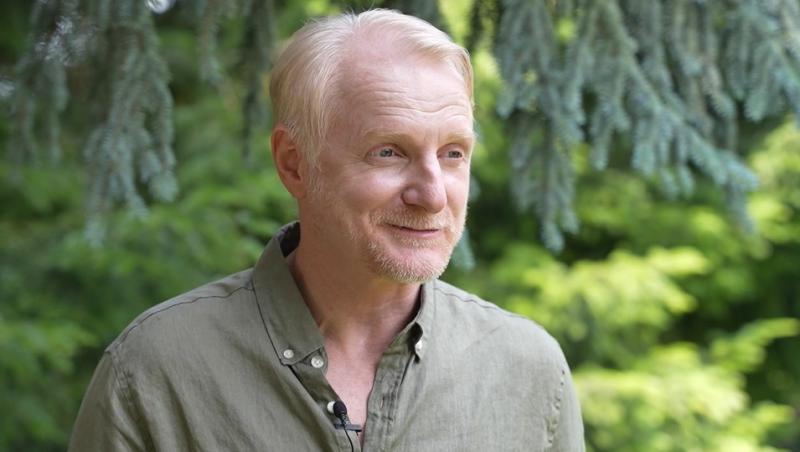 Interviu cu Richard Bovnoczki. Cum este să joace alături de vechi prieteni și ce surprize îl așteaptă pe George în noul sezon