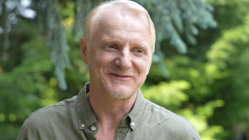 Interviu cu Richard Bovnoczki. Cum este să joace alături de vechi prieteni și ce surprize îl așteaptă pe George în noul sezon